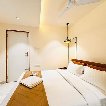 Hotel Star Avenue - Indiranagar Bangalore Buitenkant foto