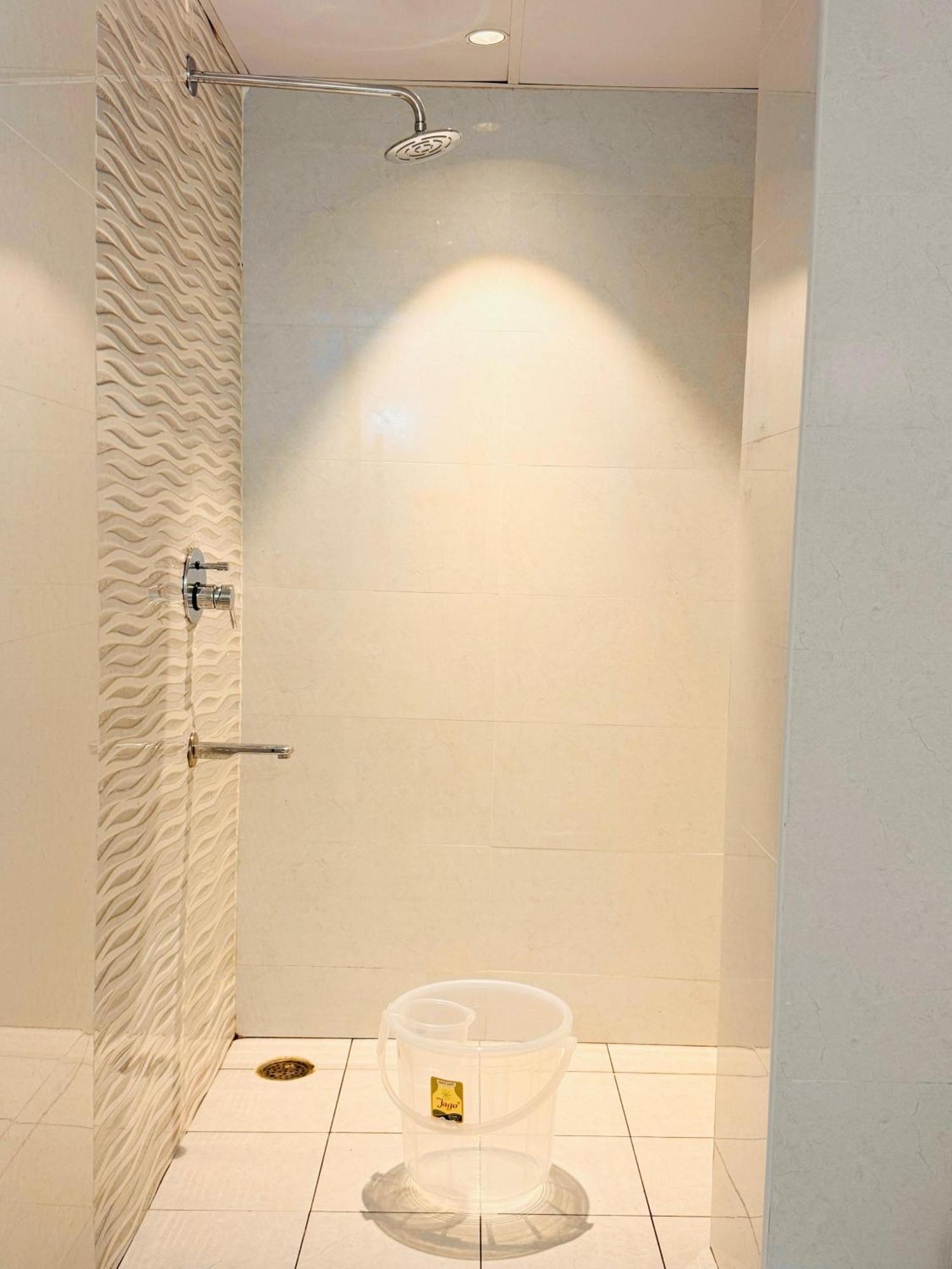Hotel Star Avenue - Indiranagar Bangalore Buitenkant foto